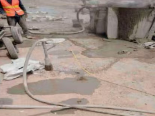 老城水泥混凝土路面板底注浆技术 路面脱空注浆整治方案