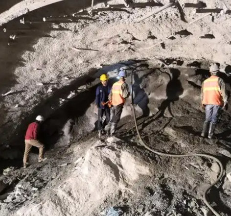 老城拱顶带模注浆料的施工流程及注意事项